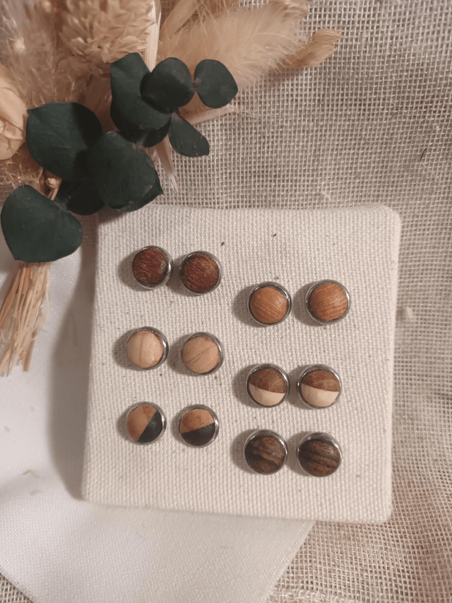 Boucles d'oreilles puce en bois argenté | créé en Isère 