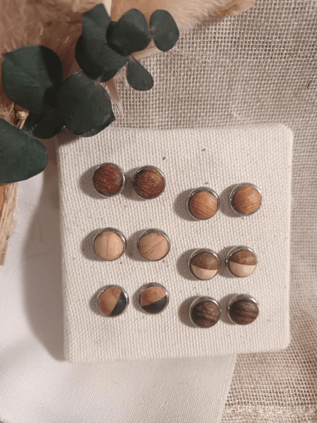 Boucles d'oreilles puce en bois argenté | créé en Isère 