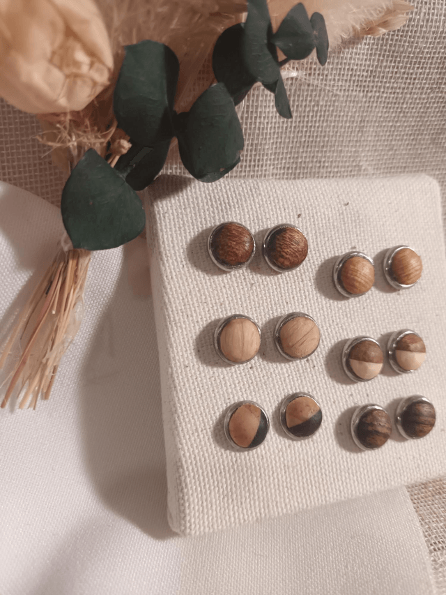Boucles d'oreilles puce en bois argenté | créé en Isère 